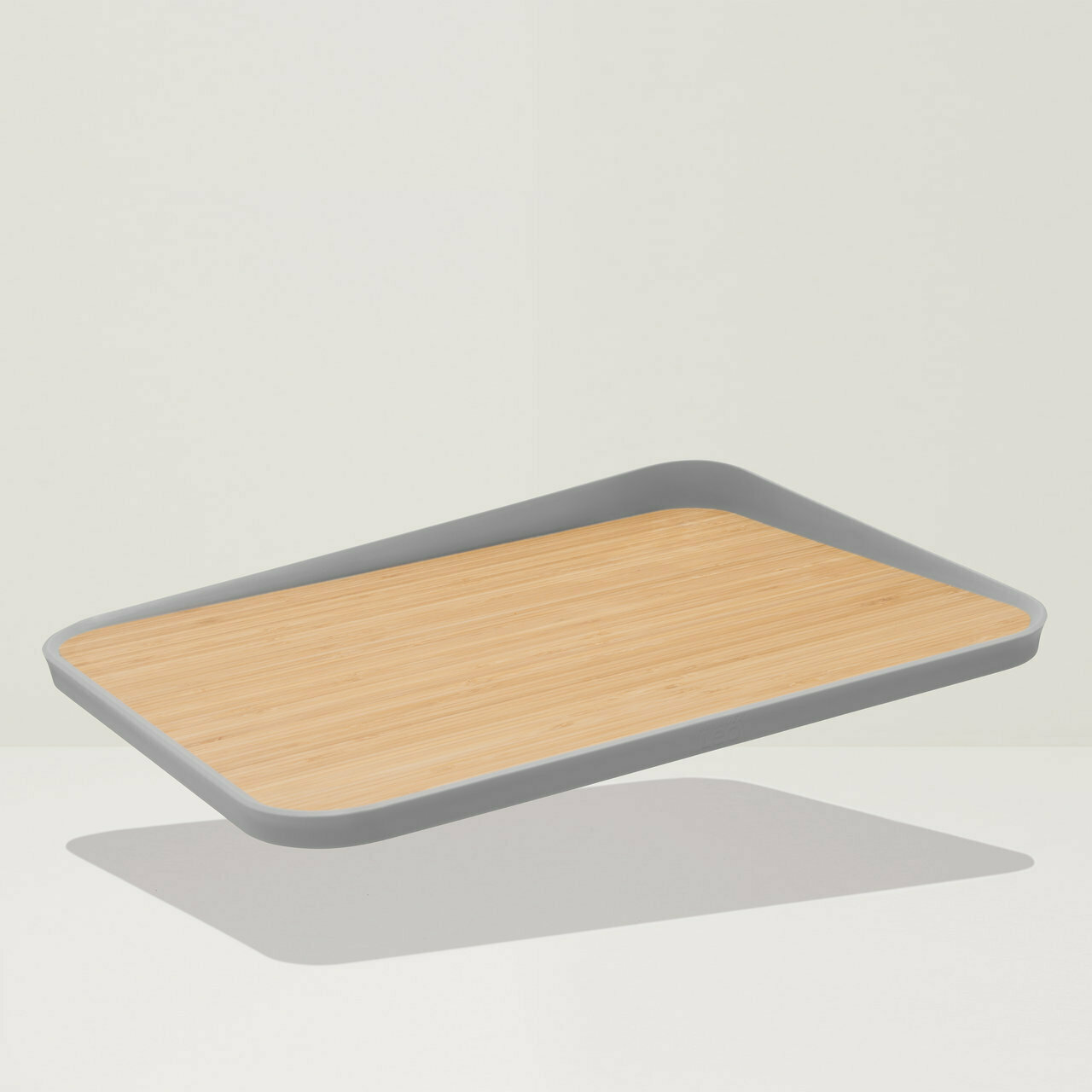 Доска разделочная 41х30 5х4см BergHOFF Leo  бамбук  с бортиком