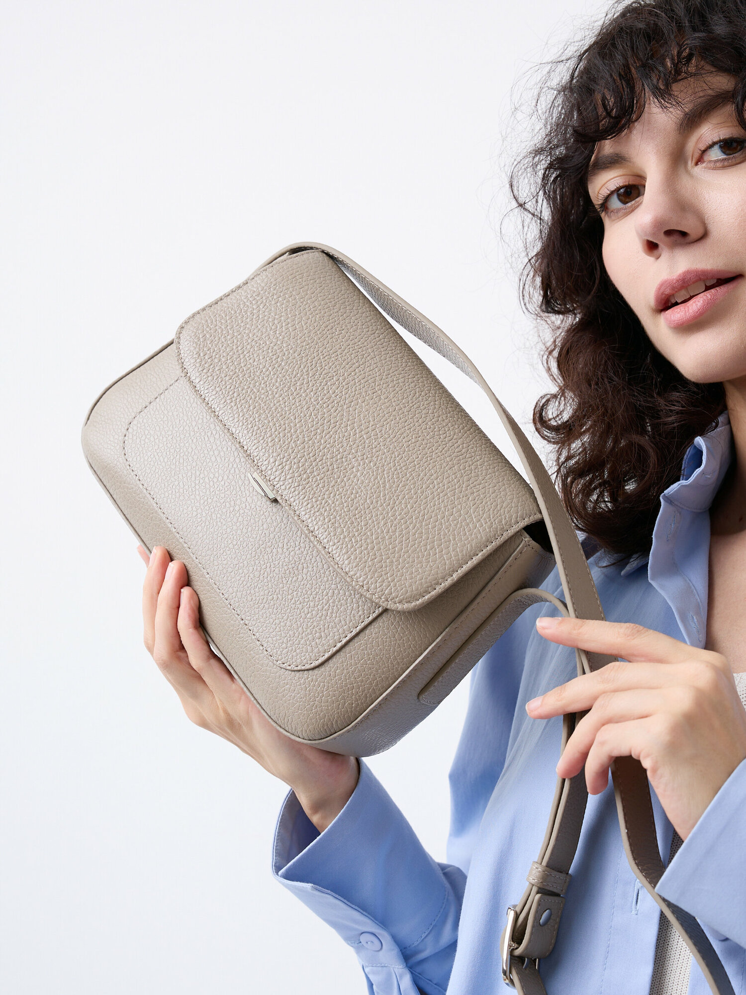 Сумка кросс-боди Franchesco Mariscotti Стильная ,современная ,оригинальная сумка кросс-боди -клатч 