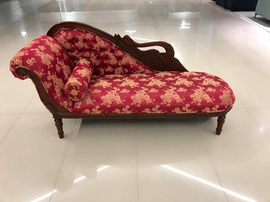 фото Кушетка Лебедь из красного дерева (mahogany wood)