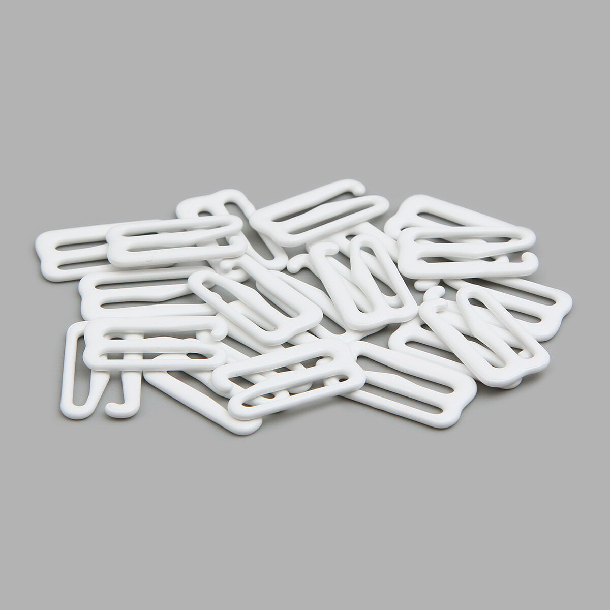 Крючки для бретелей 15 мм, 20 шт, белые (металл, эмаль), Айрис — фото 1