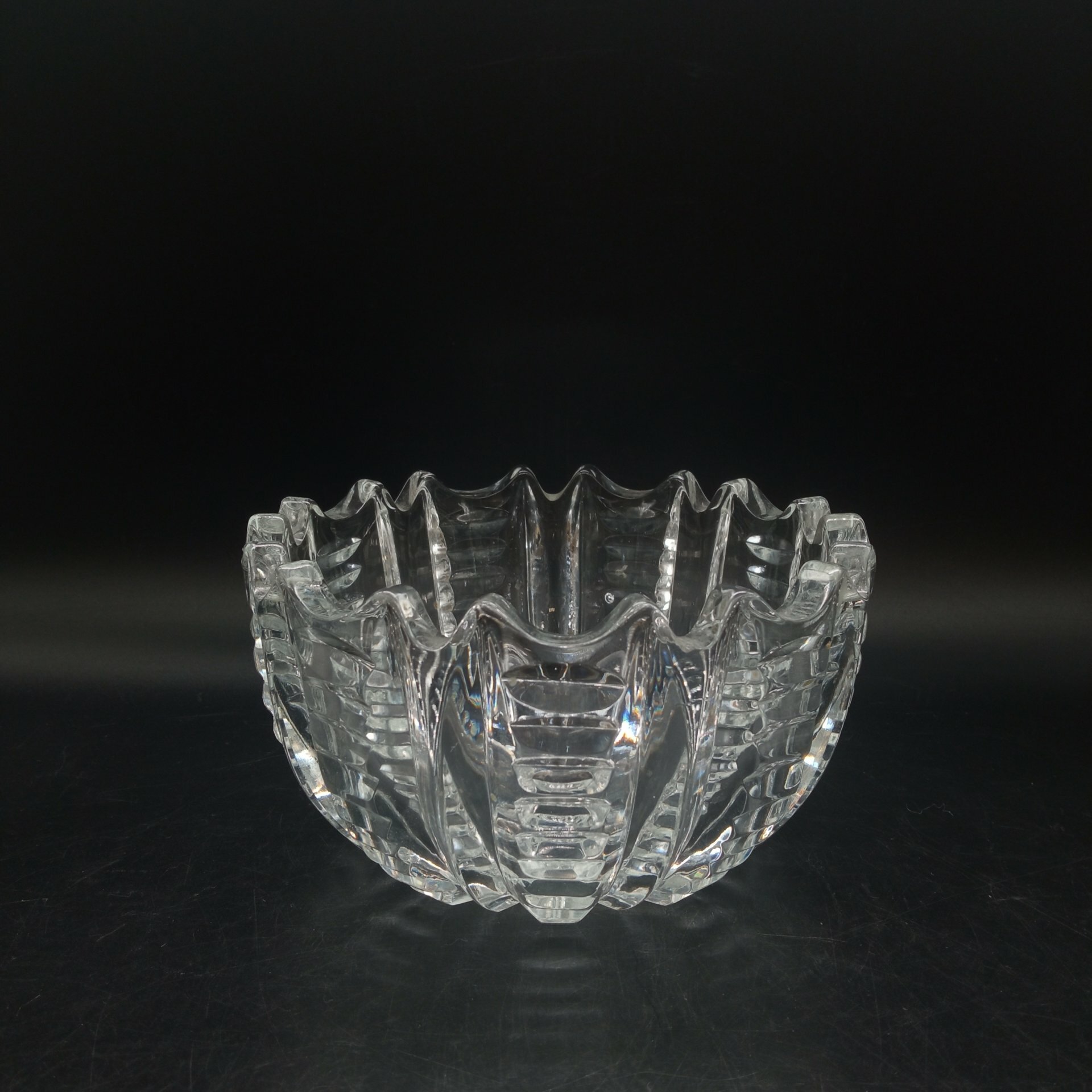 фото Салатник (конфетница) с рельефным декором, хрусталь, СССР, 1980-1990 гг.