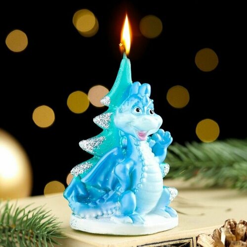 Свеча фигурная Дракон у ёлки 6х45х9 см 595₽