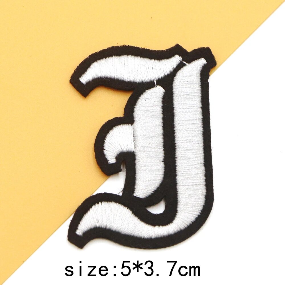 Вышитая нашивка "I" черная, 5*3.7 см