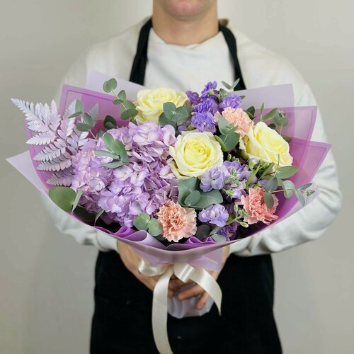 Изображение товара Авторский букет Rybe-Flowers, с маттиолой, 9 цветов в букете, высота 40 см