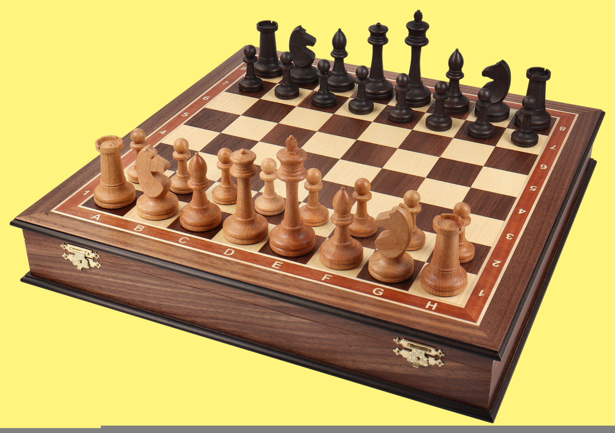 Шахматы в ларце Кентавр (американский орех-ясень, утяжелённые, клетка 4,5 см)
