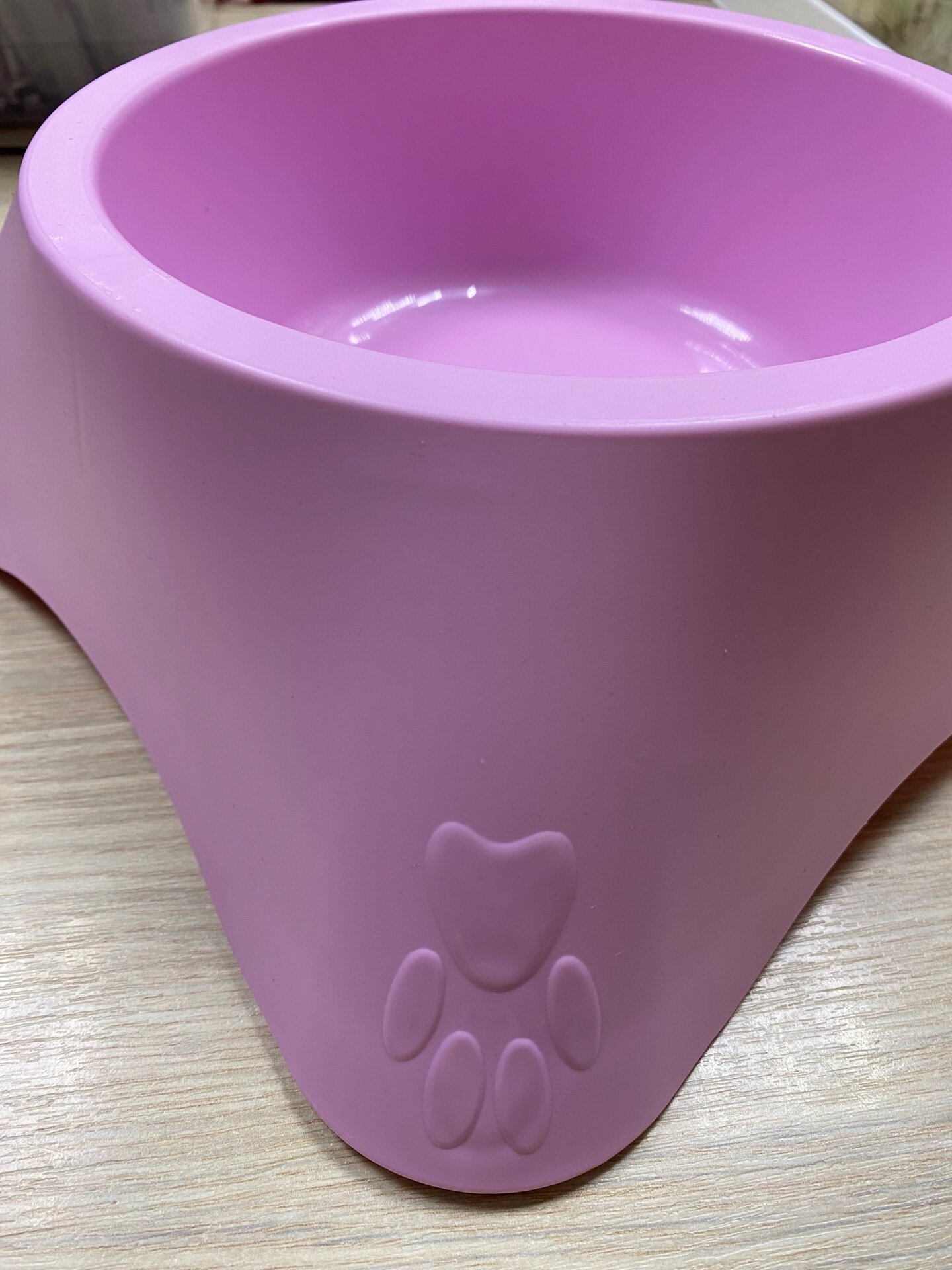 Пластиковая миска для собак, объем 1,4 литра, розовая - фотография № 4
