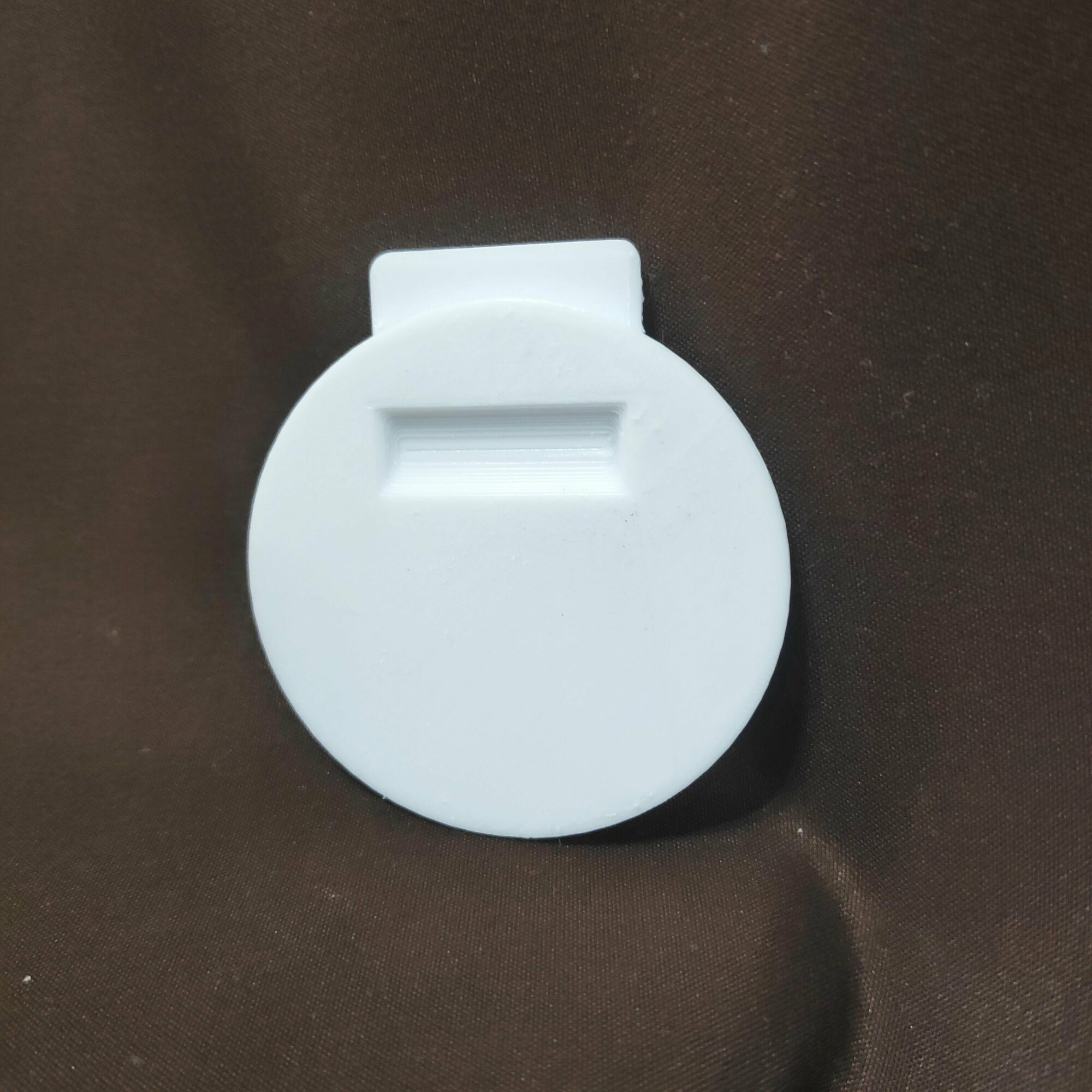 Заглушка буксировочного крюка заднего бампера для Opel Astra H цвет белый