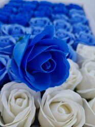 Цветы из мыльного полотна. Розы трехслойные микс.. Голубой, синий, кремовый
