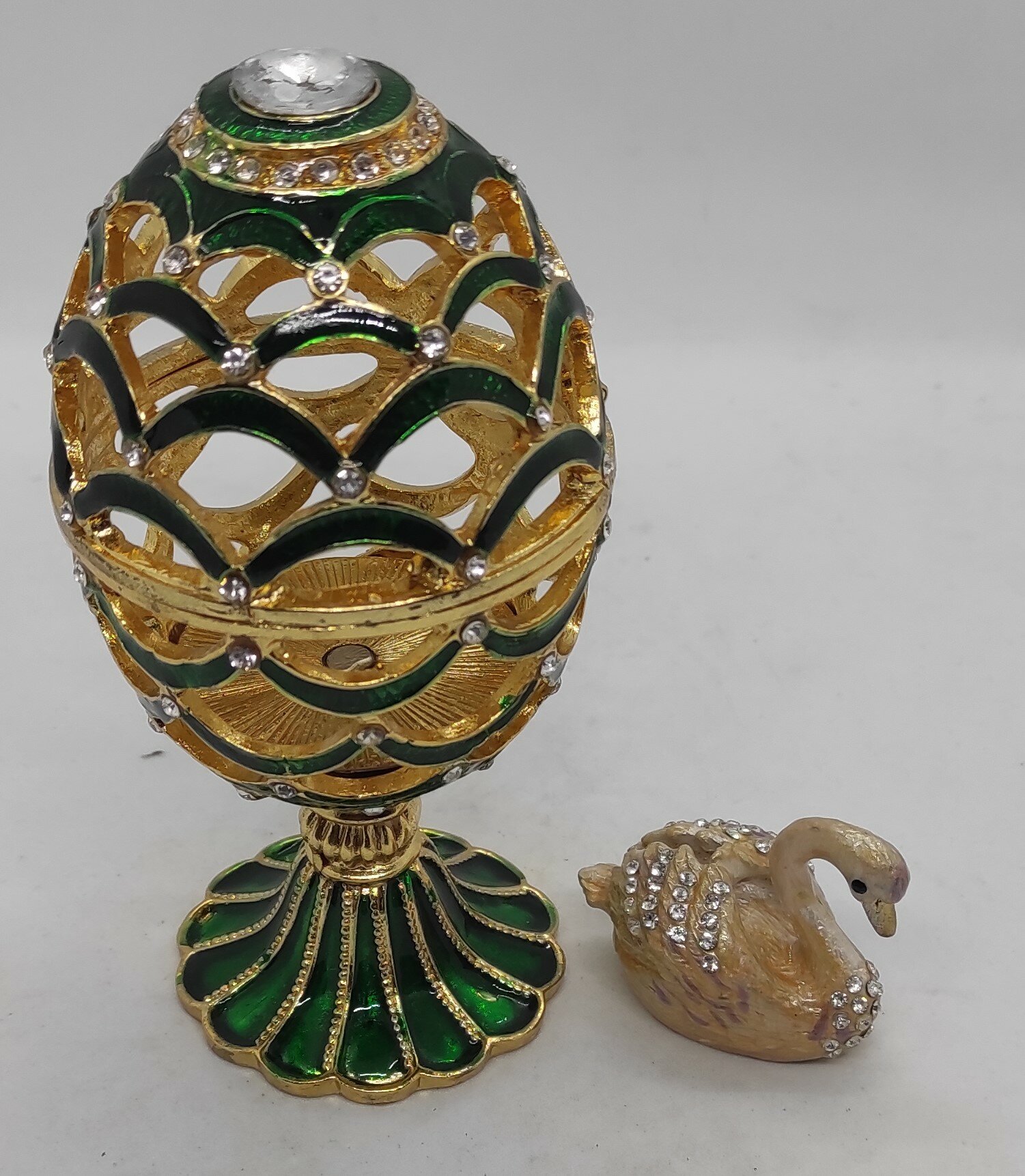 Яйцо Фаберже с лебедем ,5086 зеленое — фото 1