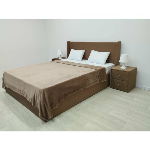 Двуспальная кровать 