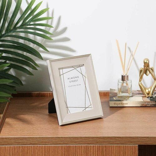 Фоторамка бежевая 10х15 см пластик 492₽