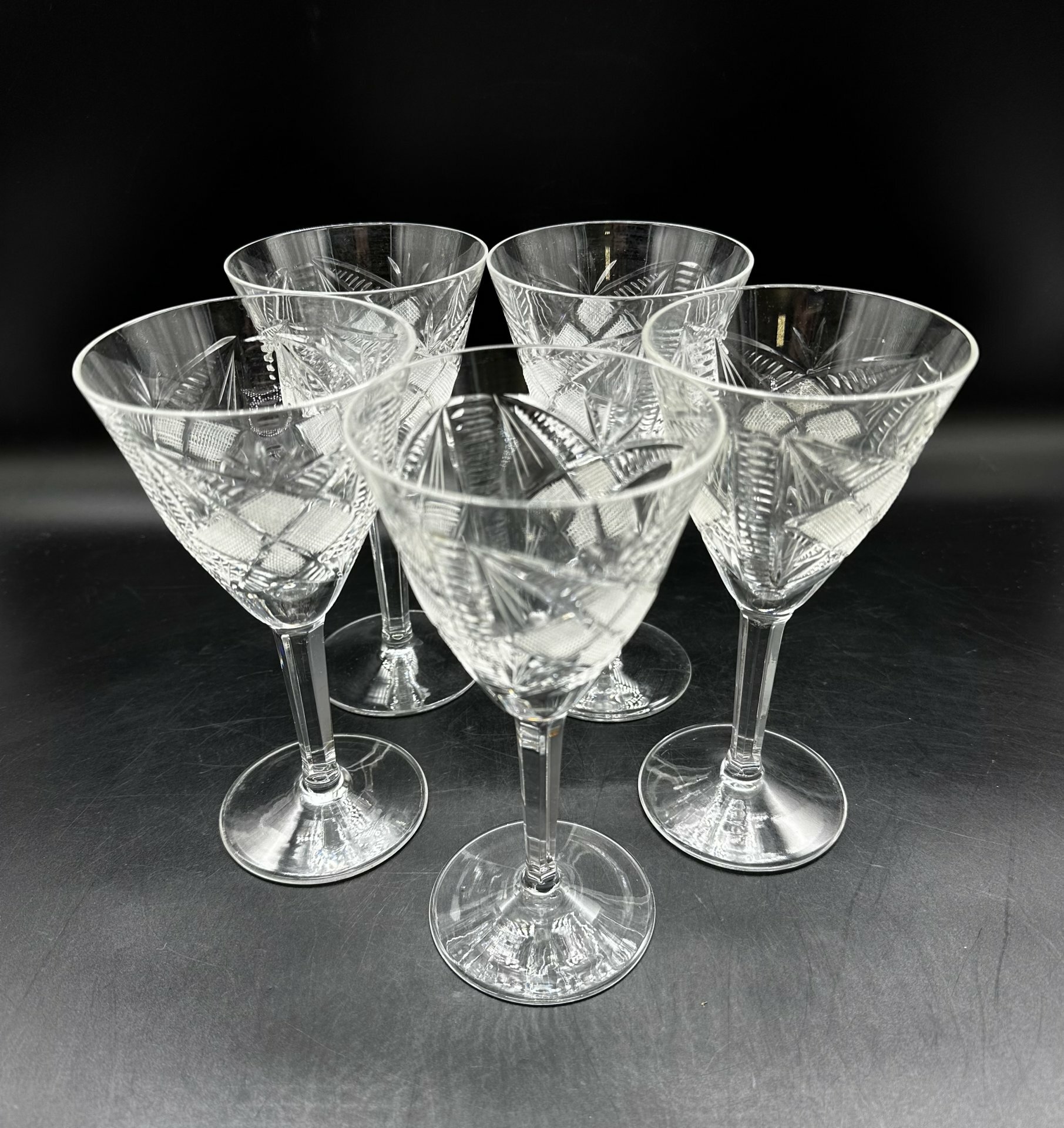 фото Набор из пяти фужеров с резным декором, хрусталь, СССР, 1970-1990 гг.