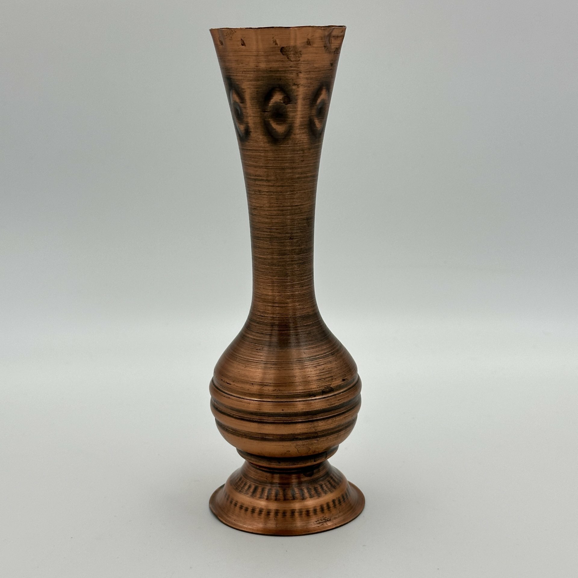 фото Ваза миниатюрная для небольшого букета, медь, Германия, 1980-1990 гг.