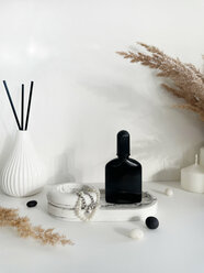 Набор подсвечник на подставке из искусственного камня Haifisch, классический мрамор