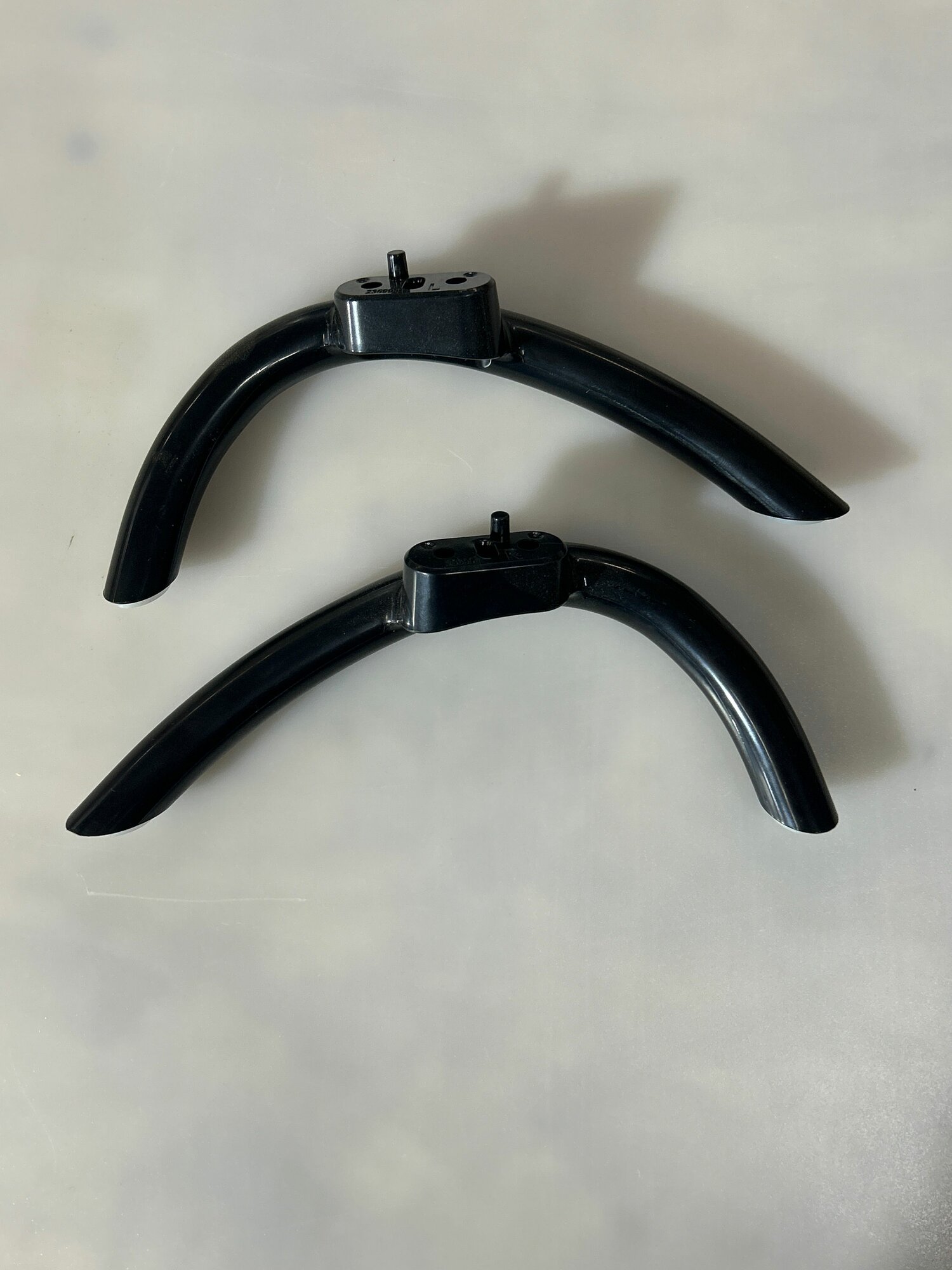 Подставка комплект комплект 2 шт (черный), для телевизора HARPER 40F660TS