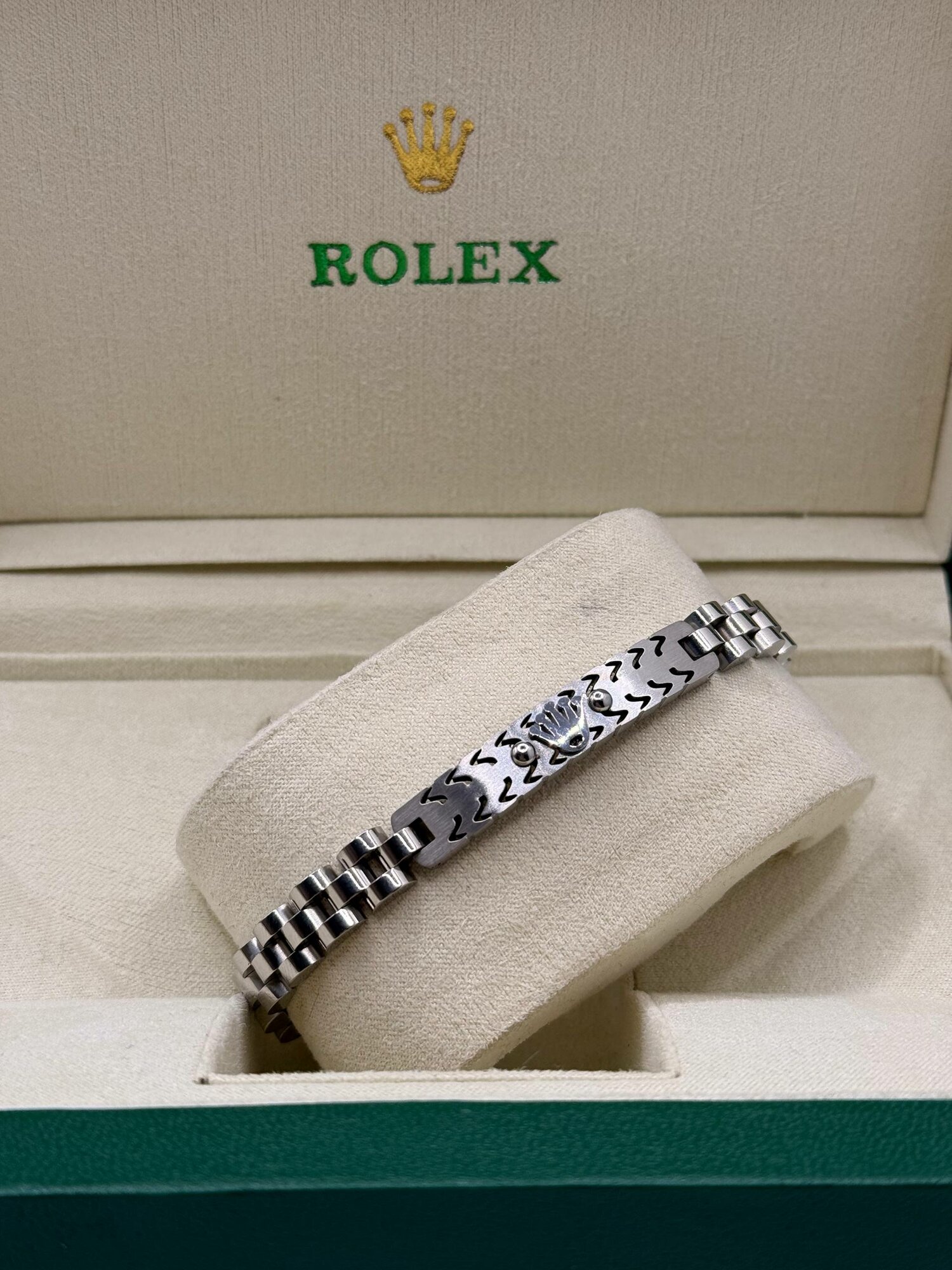 Плетеный браслет