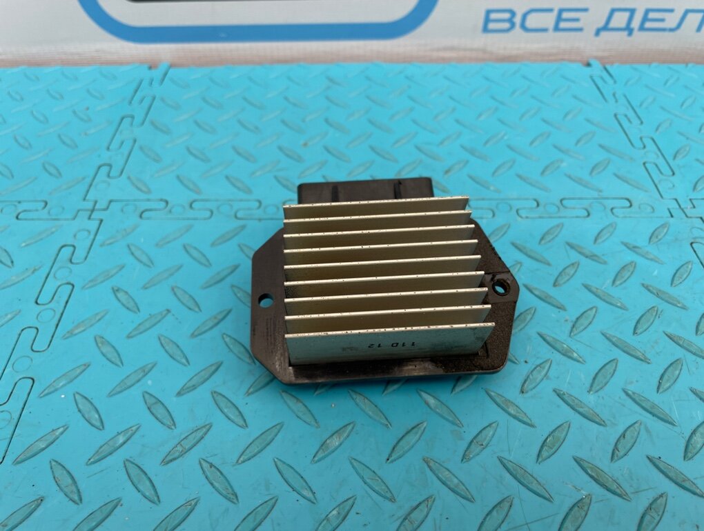 Резистор отопителя Mitsubishi Pajero 1999 V75W 6G74 3.5 OEM MR315499