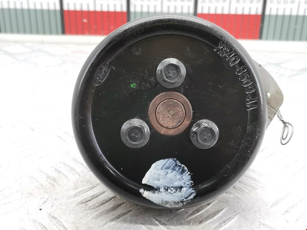 Насос водяной (помпа) Ford Focus 1 1517732 арт. 2061835