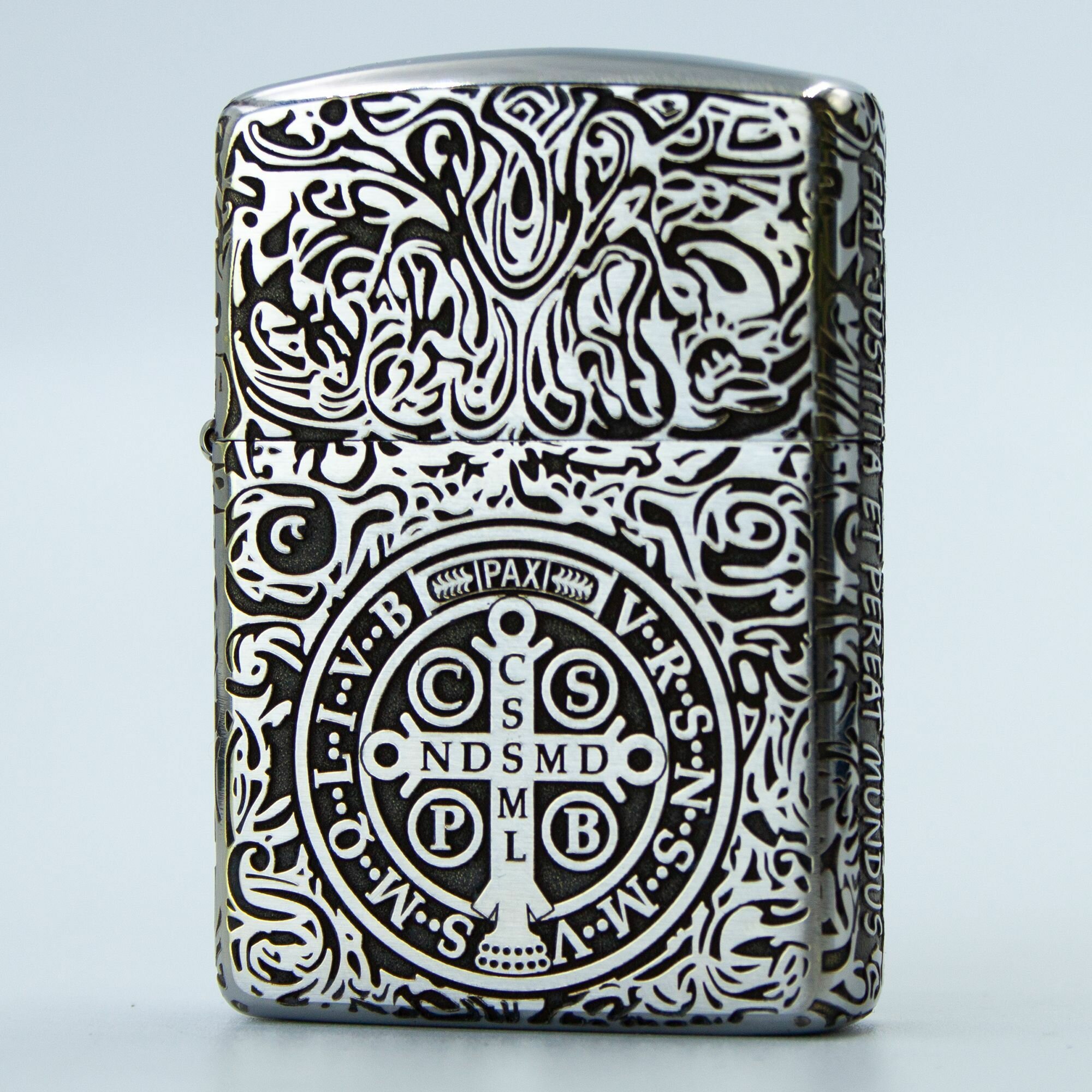 Зажигалка бензиновая Zippo Armor Хром с гравировкой Constantin