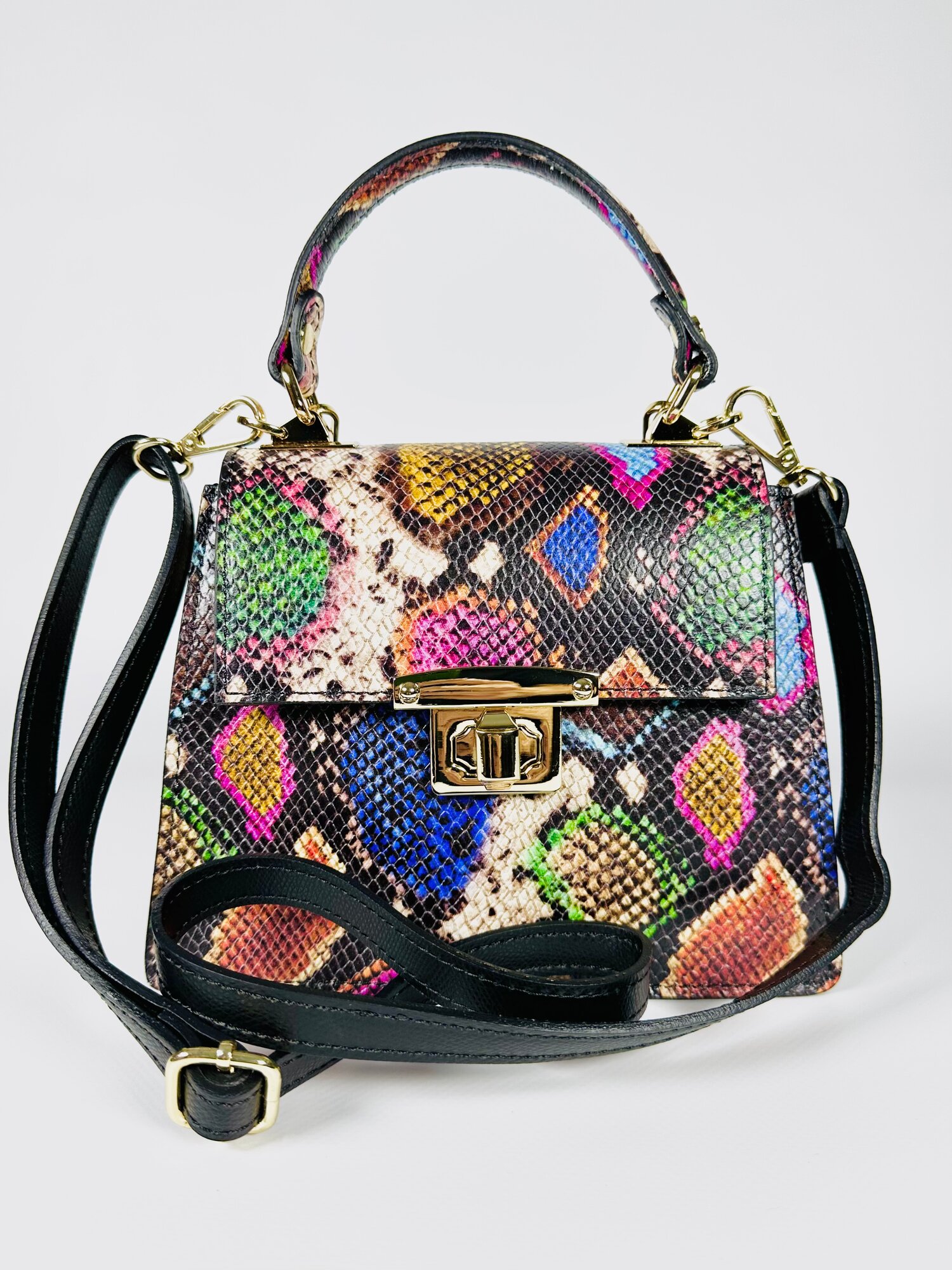 фото Женская разноцветная сумочка сэтчел M&Marie с ручкой цепочкой через плечо ручной работы vera pelle из натуральной кожи с тиснением питон На длинном ремешке и цепочке