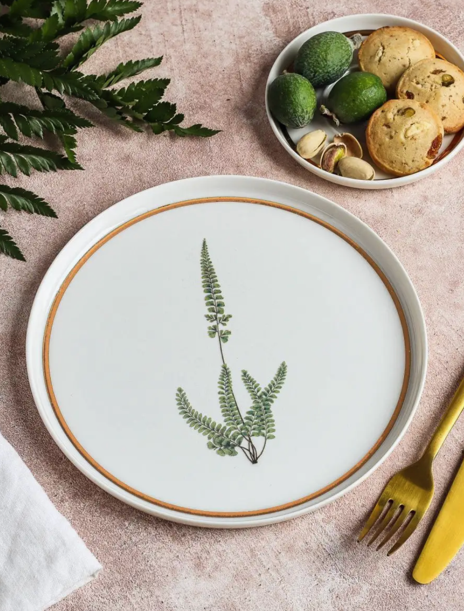 Тарелка фарфоровая Porland  Botanical   круглая  белая  21см