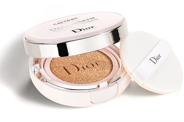 Dior Тональный крем Capture Dreamskin Moist & Perfect Cushion со сменным блоком, SPF 50, 15 г, оттенок: 020 Light Beige