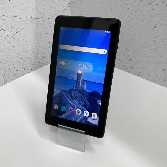 Планшет Lenovo Tab 4 TB-7104i 16Gb 2/16 Черный