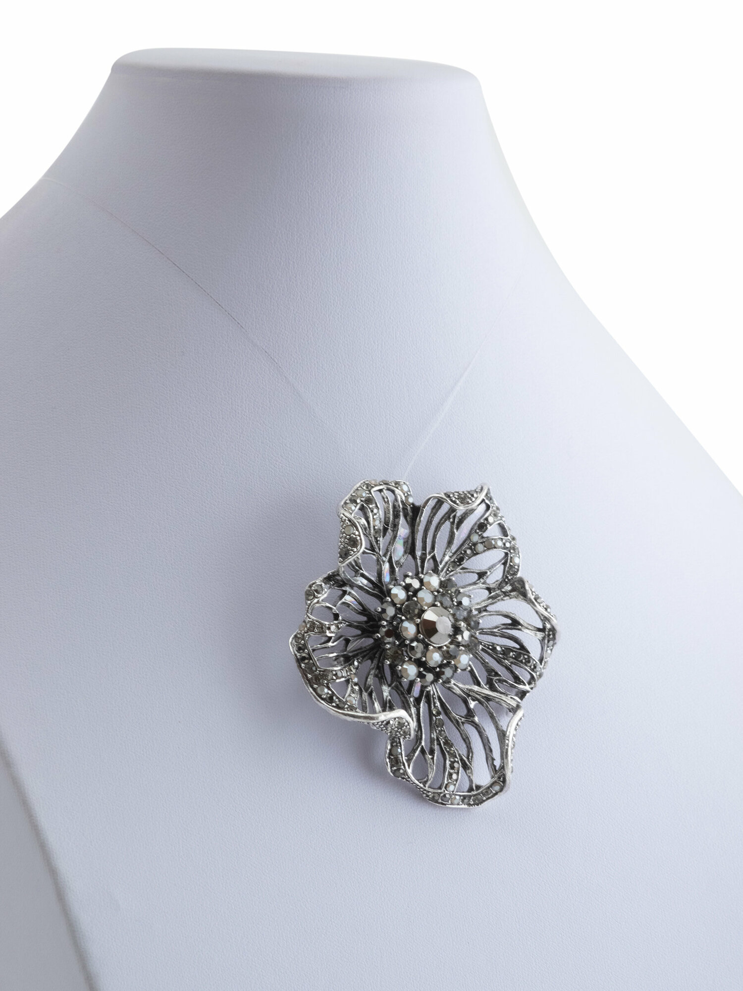 Брошь ЖемАрт, кристалл, пыльная роза, серебряный — фото 1