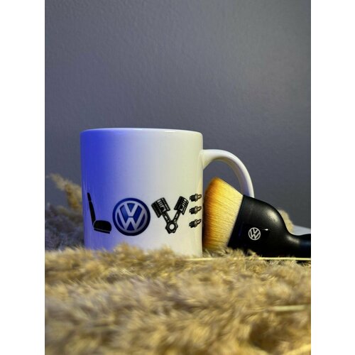 Подарочный набор автолюбителю марки Фольксваген - щетка и кружка Volkswagen
