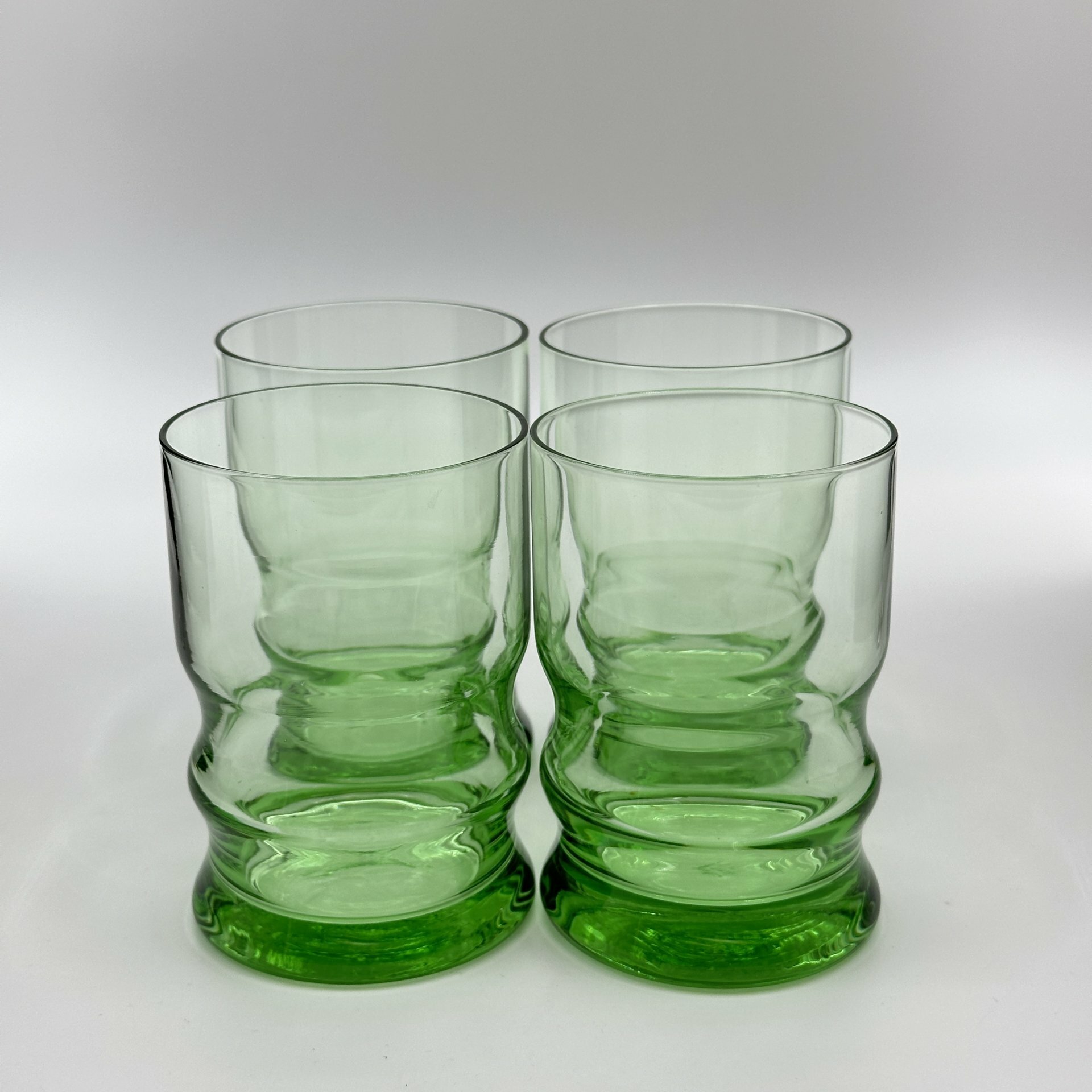 фото Набор из 4 стаканов зеленого оттенка, цветное стекло, СССР, 1970-1990 гг.