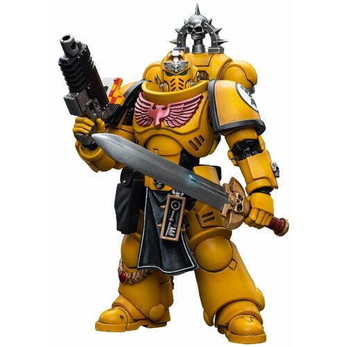 Фигурка Warhammer 40 000: Imperial Fists – Lieutenant with Power Sword 1:18 (12 см)