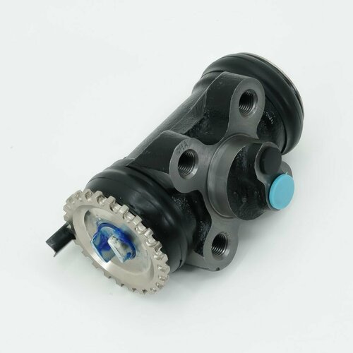 Рабочий тормозной цилиндр задний ISUZU FORWARD 4650 диаметр 38 без прокачки левый SINGYUNG 10840₽