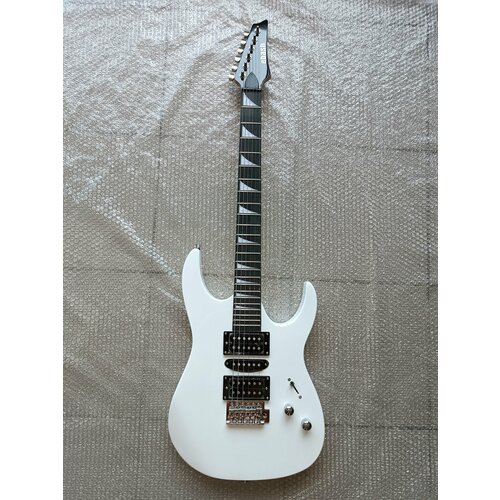 Электрогитара (гитара электрическая) G700 E-BASH белый