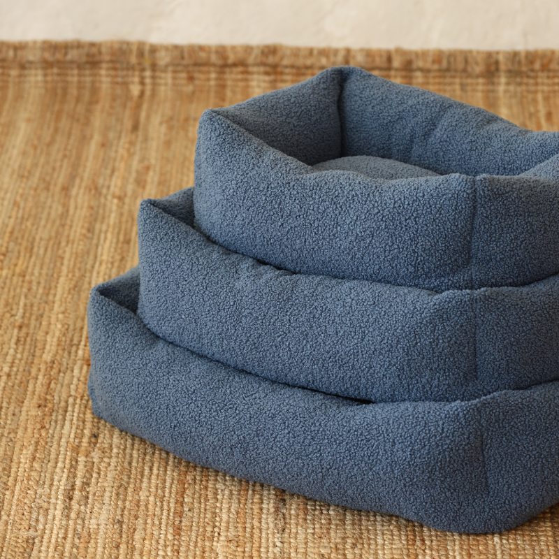 Лежанка с бортиками, размер M 60х45х18 см, ткань букле, цвет пыльно-синий