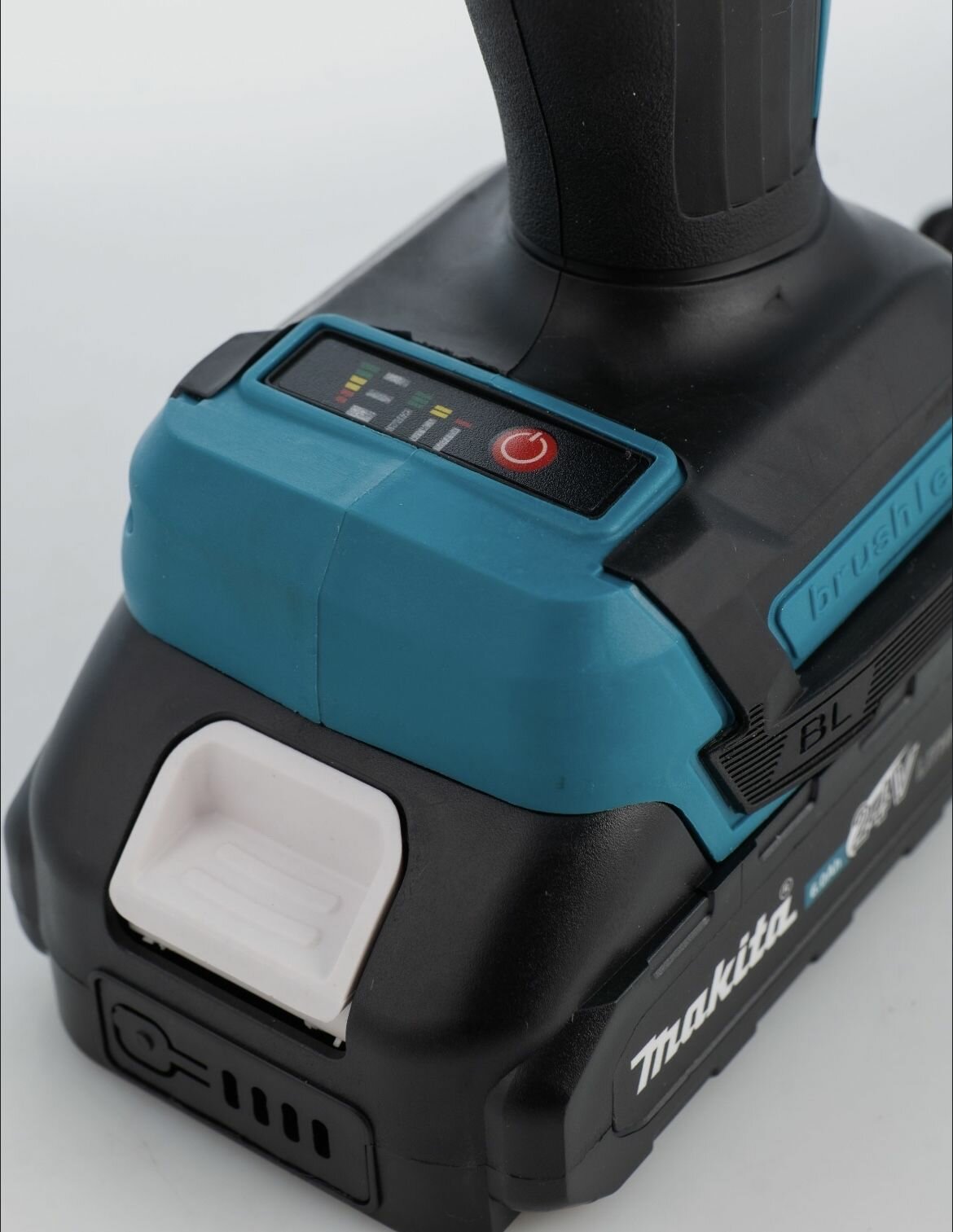 Дрель-шуруповерт Makita 24v бесщеточный, 80 Нм — фото 1