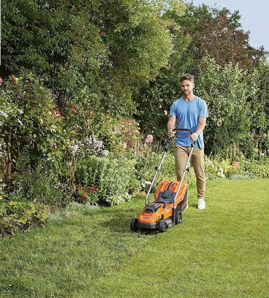 Изображение Газонокосилка аккумуляторная Black&Decker BCMW3318L2-QW 22.5 Ah 18 V с ЗУ