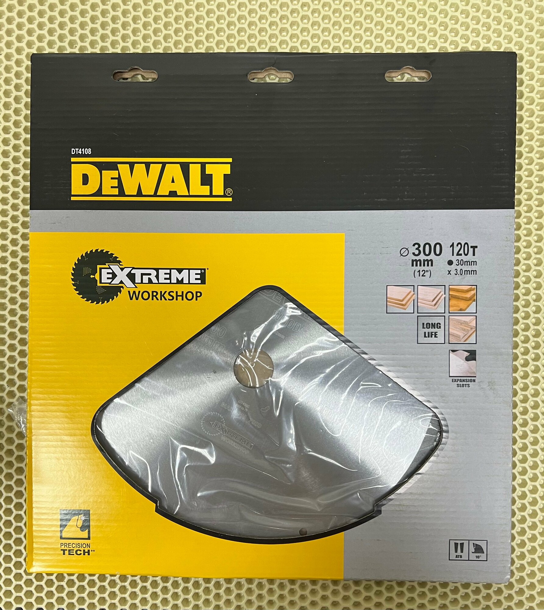 Пильный диск Dewalt Extreme Workshop 300x30 120T