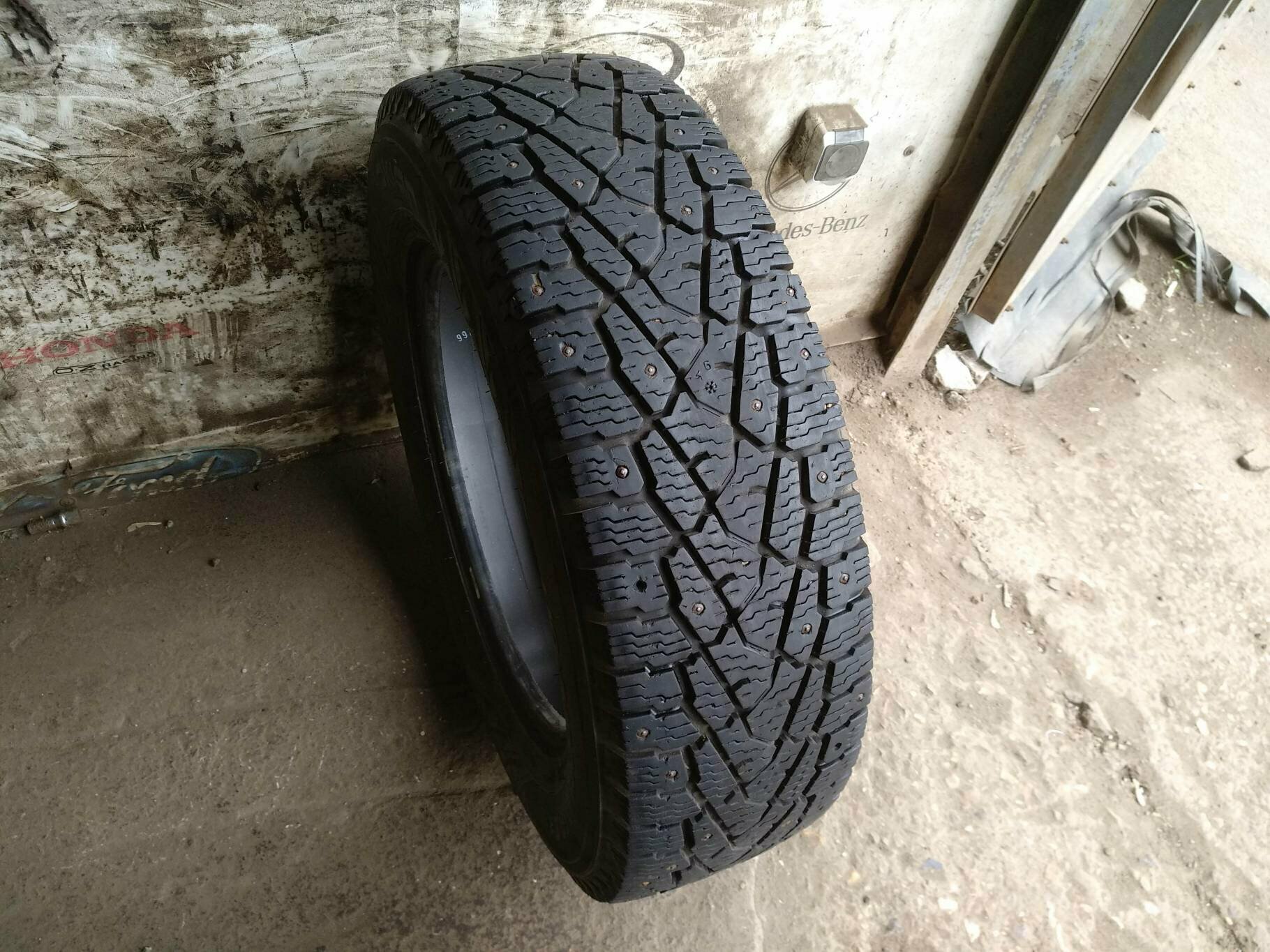 Шины Nokian Tyres Hakkapeliitta C3 185/75 R16 104/102R БУ Зимние шипованные