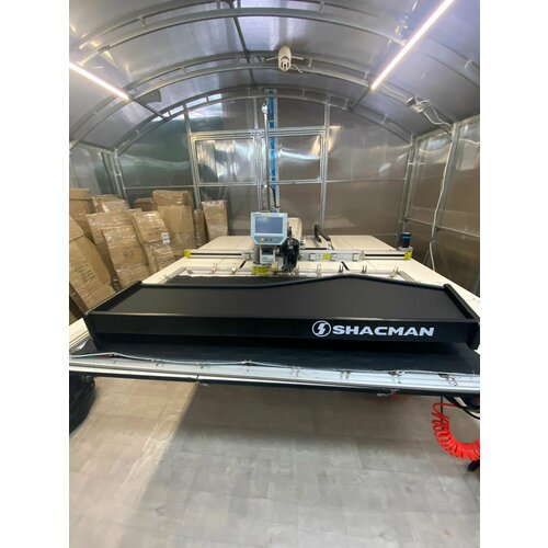 Стол-полка с ящиком на торпедо для тягач Shacman Х6000 Черная экокожа 8590₽