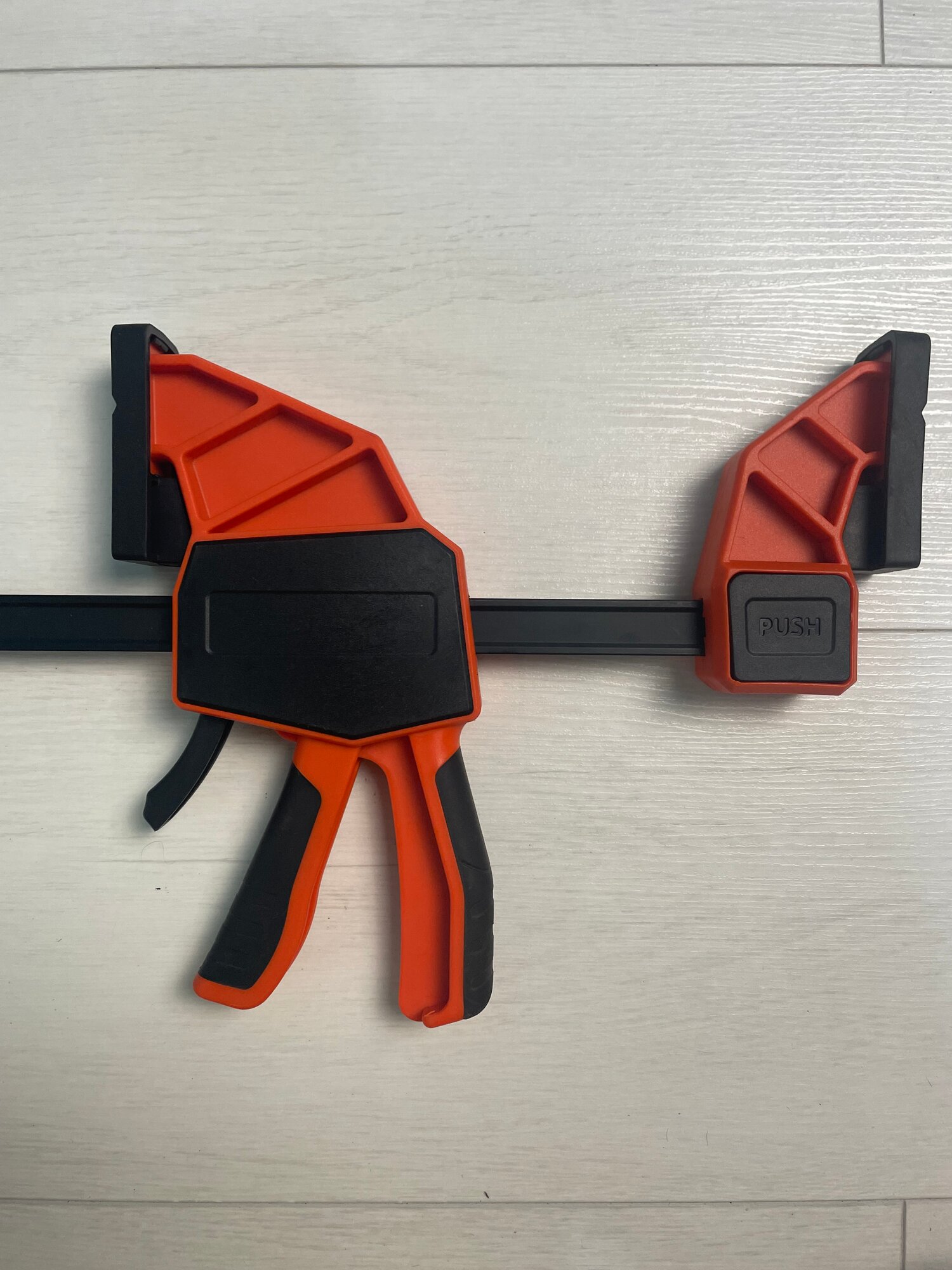 Изображение Струбцина быстрозажимная 600 мм - 135кг усилие