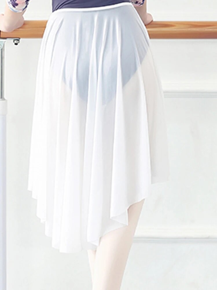 Костюм спортивный  размер M белый