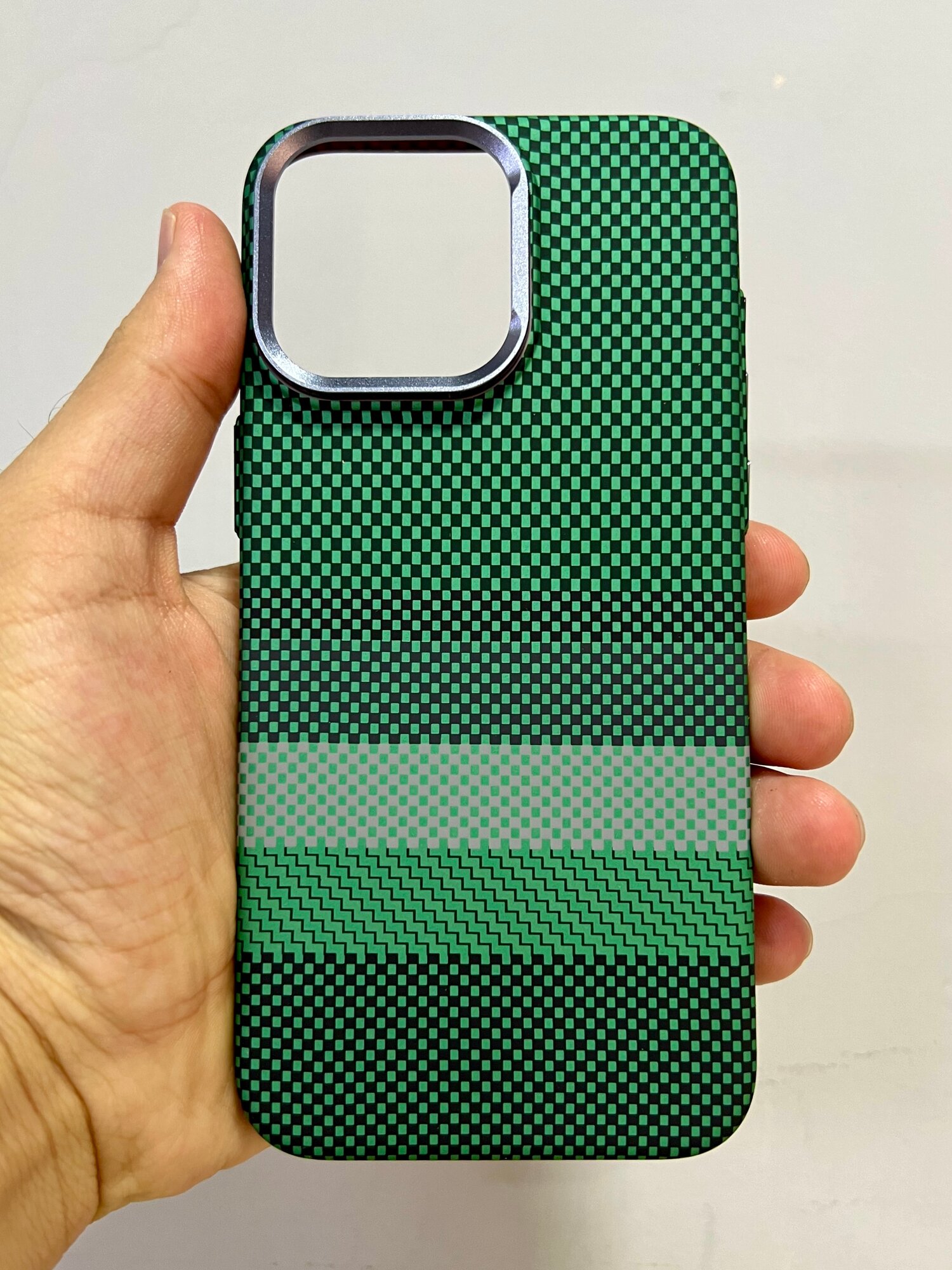 Карбоновый чехол для iPhone 15Pro Max, Greenly (зеленный) FreeAir MagSafe (ORIGINAL)