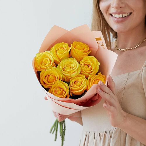 Букет живых цветов, желтые розы в букете 9 шт.