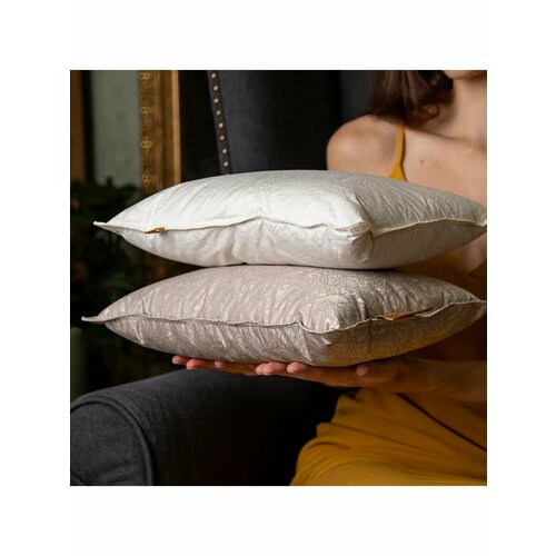 Подушка декоративная пуховая Ориенталь Голд 30x40 см 6096₽