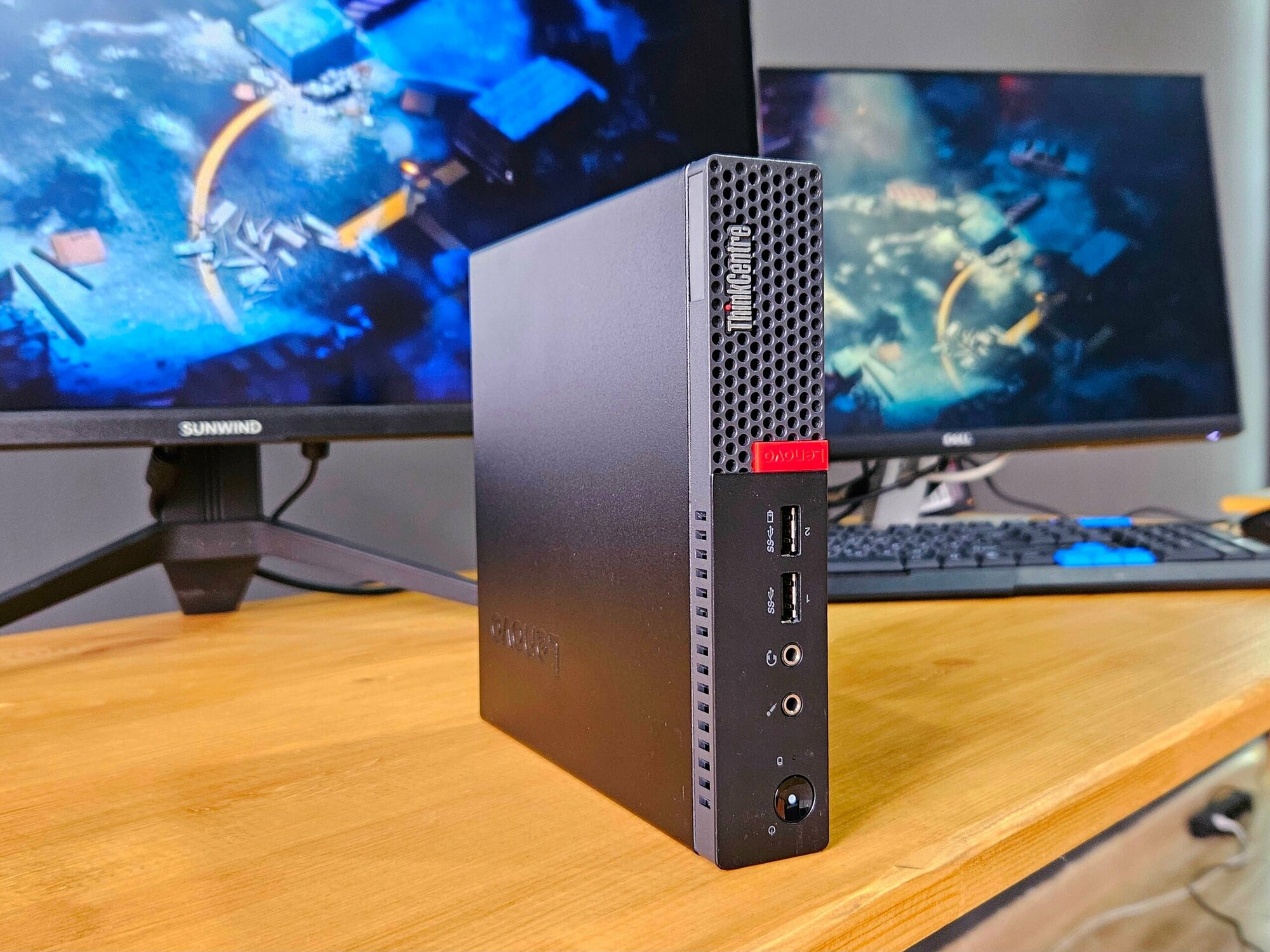 Неттоп Lenovo ThinkCentre M710q Tiny (10MQS0J222) Intel Core i3 6100T /DDR4 8ГБ/ 256Gb SSD NVME/ Intel HD Graphics 530/ DOS