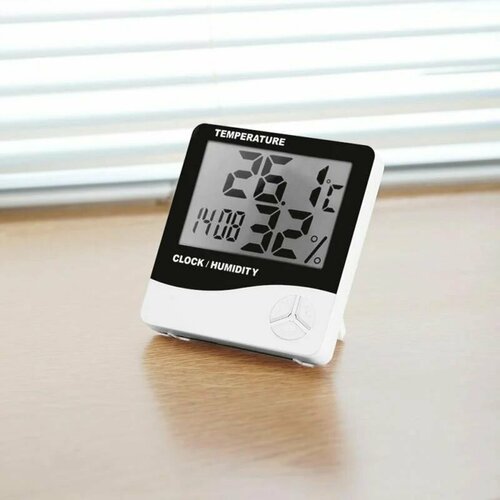 Метеостанция показывает температуру и влажность в помещении 99000₽