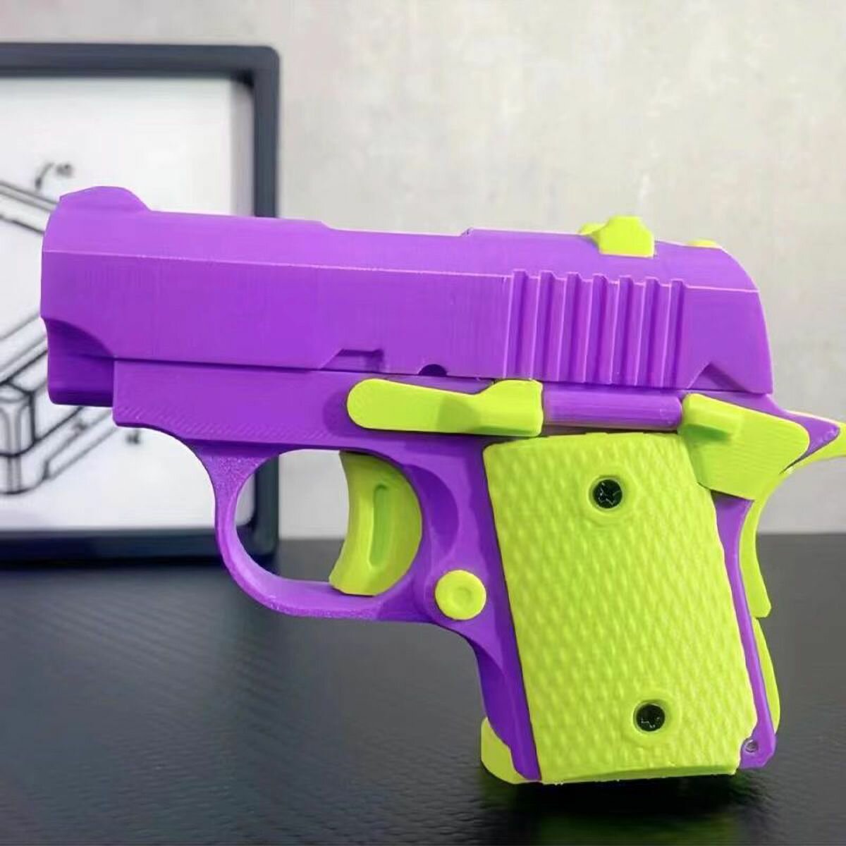 Игрушечный пистолет M1911 Мини-модель напечатанная на 3D-принтере