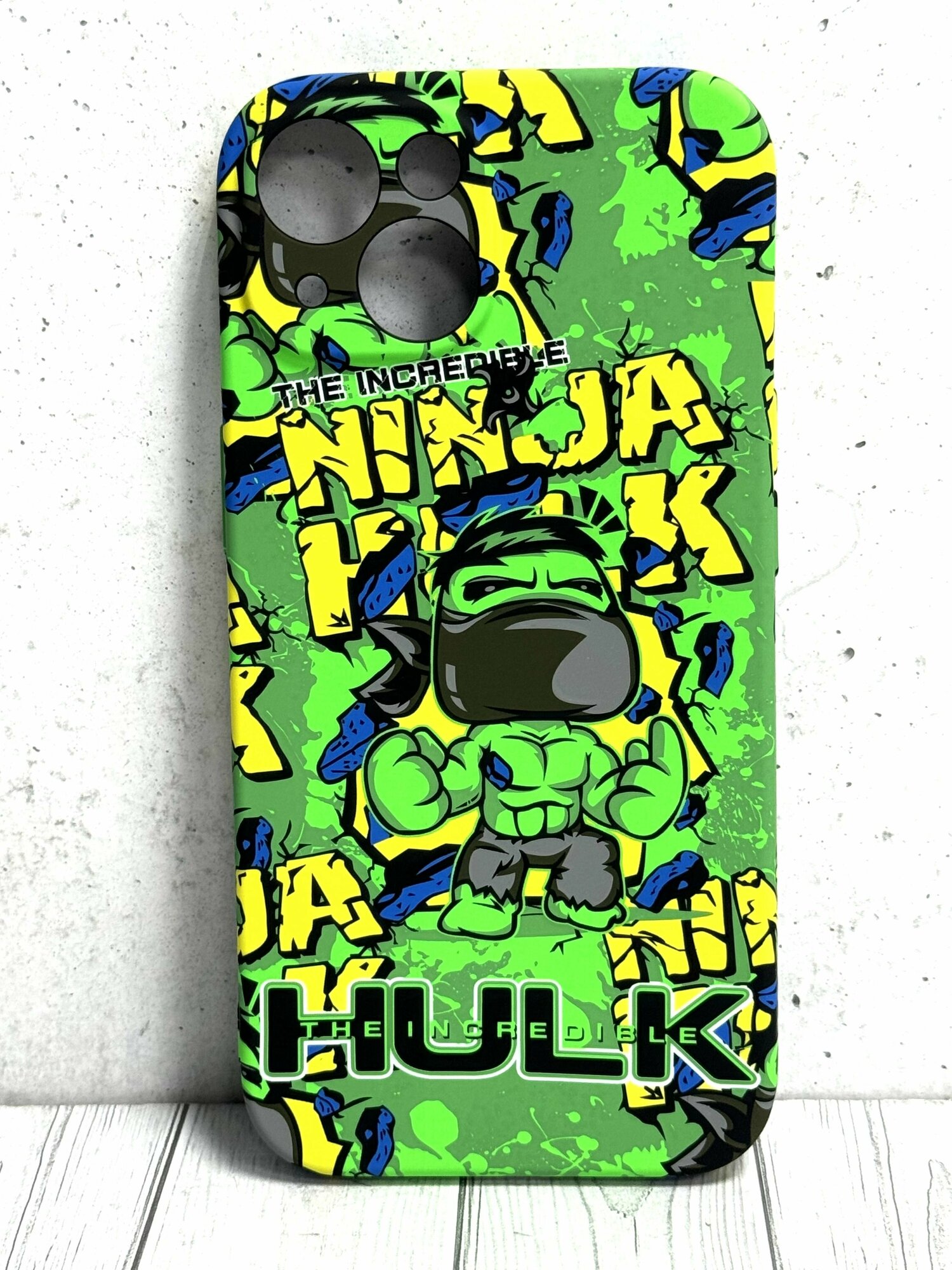 Светящийся чехол-накладка для Iphone 15/ Айфон 15 LUXO/KAWS/ с флуоресцентным рисунком
