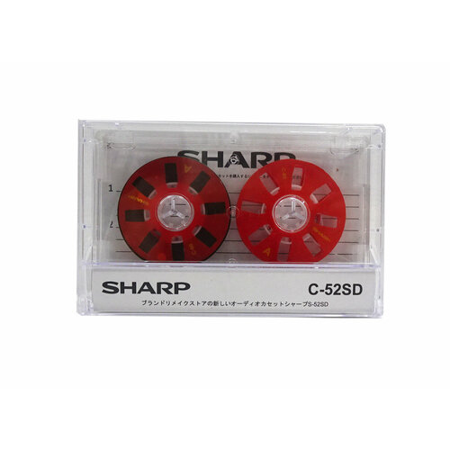 Аудиокассета SHARP с красными боббинками аудиокассета sharp демонстрационная зелёная 10 минутные для магнитофонов sharp бланк