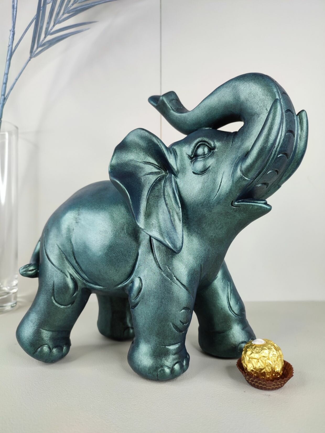 Статуэтка интерьерная слон в декоре "Черный Нефрит", выс. 25 см.